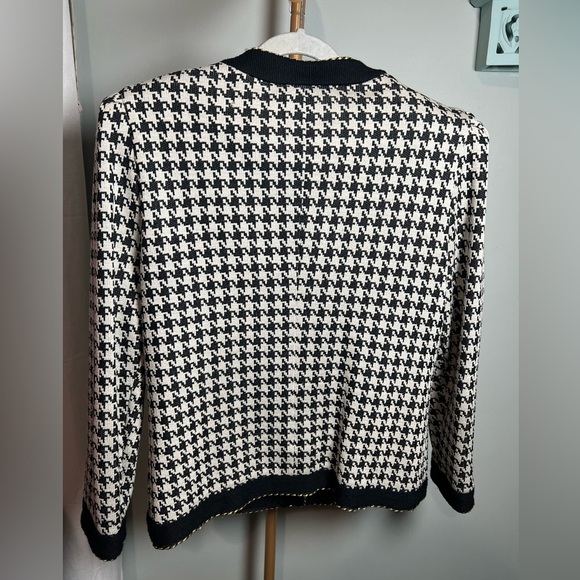 Black and White Houndstooth Blazer with Gold Details - Picture 2 of 5